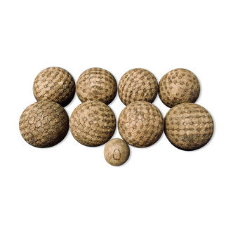 Set of studded balls