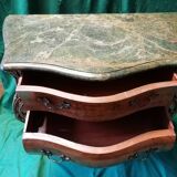 Petite commode tombeau, style Louis XV Régence - Loupe d'orme et marbre vert.