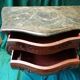 Petite commode tombeau, style Louis XV Régence - Loupe d'orme et marbre vert.