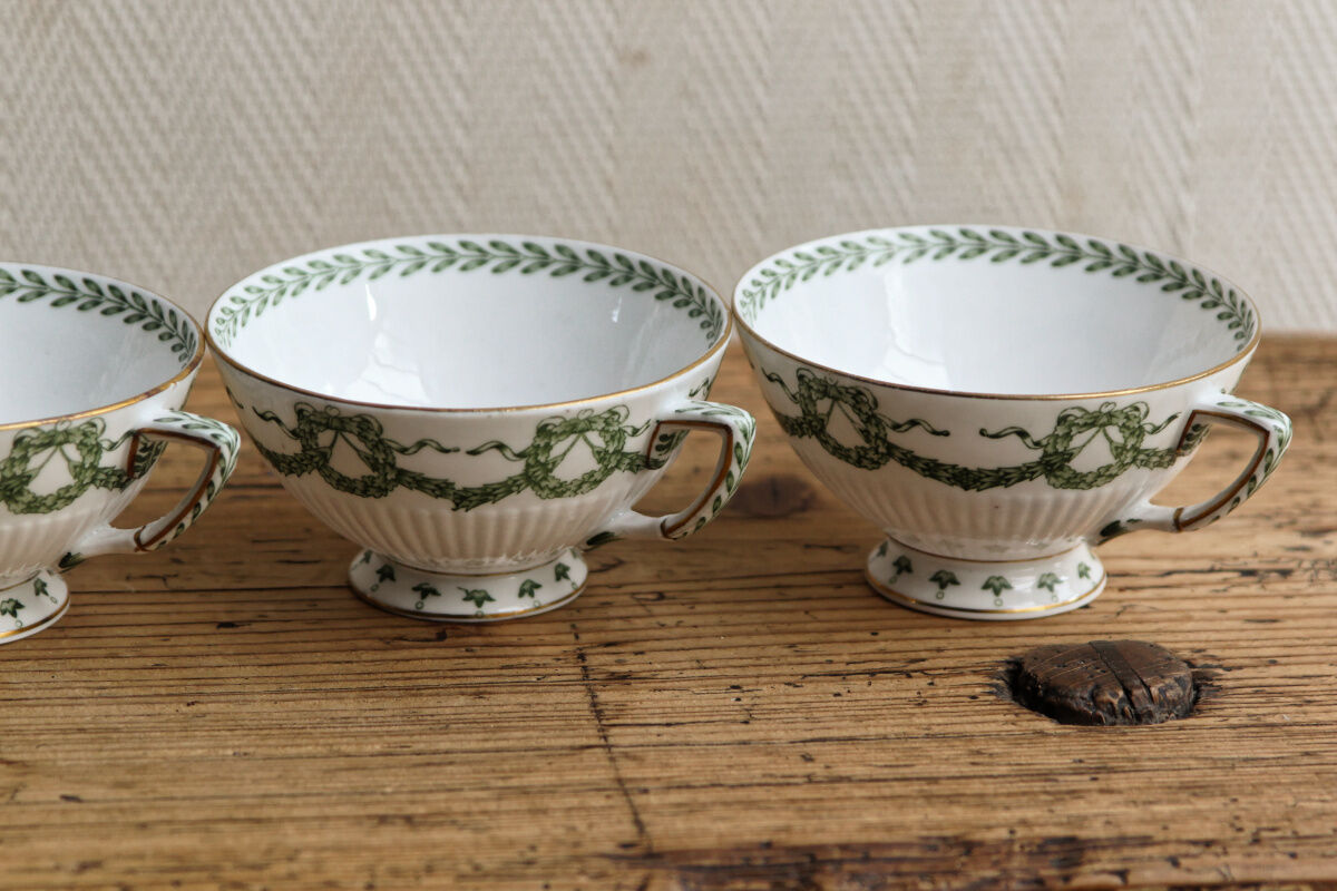 Set of cups and saucers, Sarreguemines porcelain, decoration "laurels"