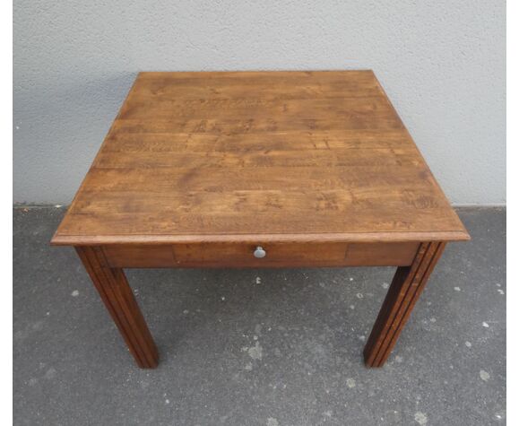 Ancienne table à manger carrée en bois massif | Selency