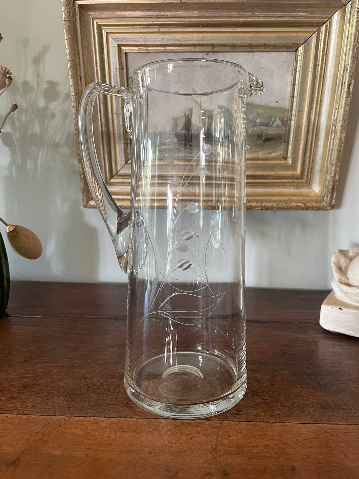 Pitcher or carafe in blown crystal and engraved with floral motif