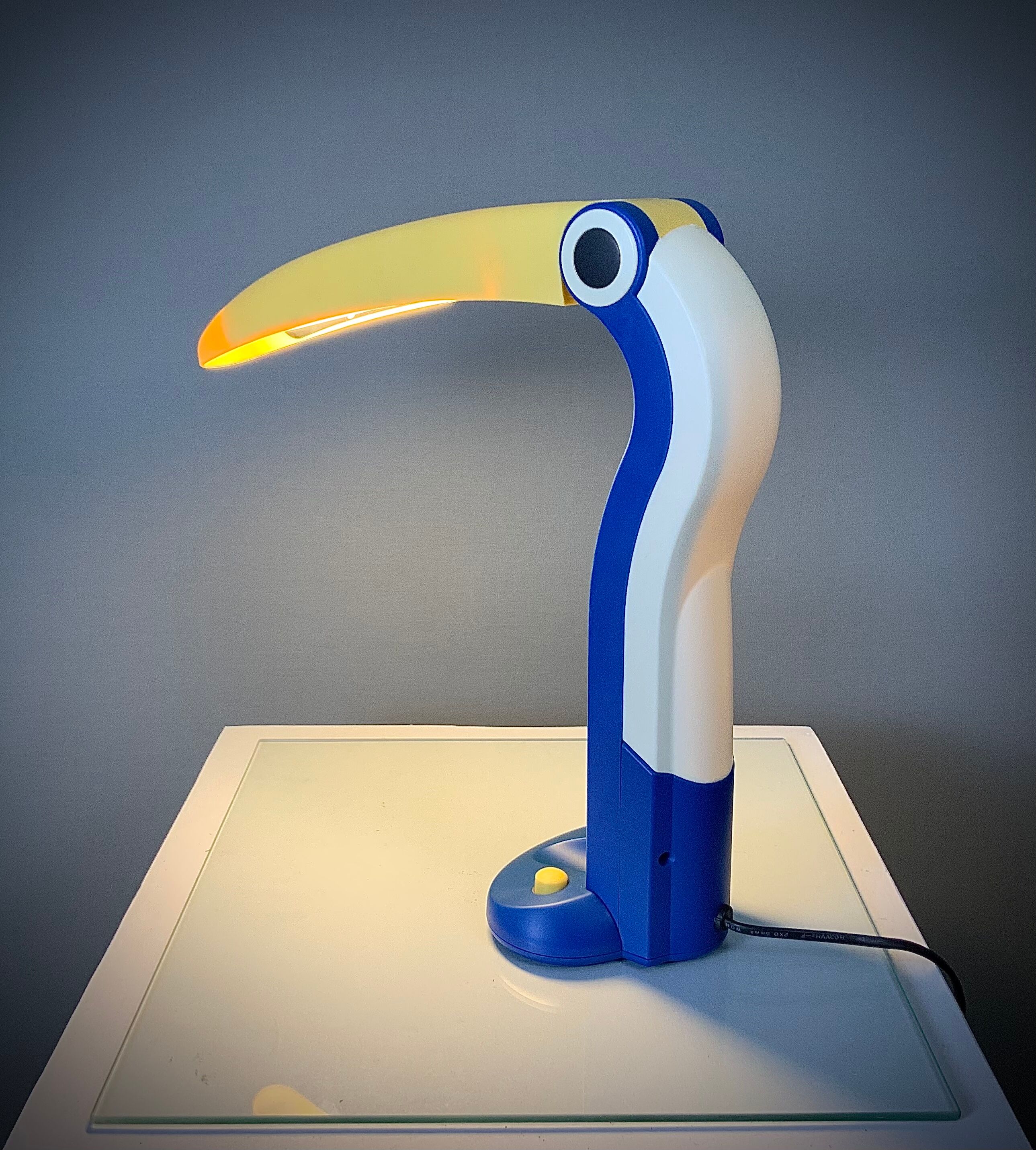 Toucan lamp