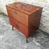 Entrance furniture with vintage wheels