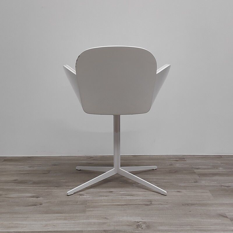 Chaise en simili cuir blanc