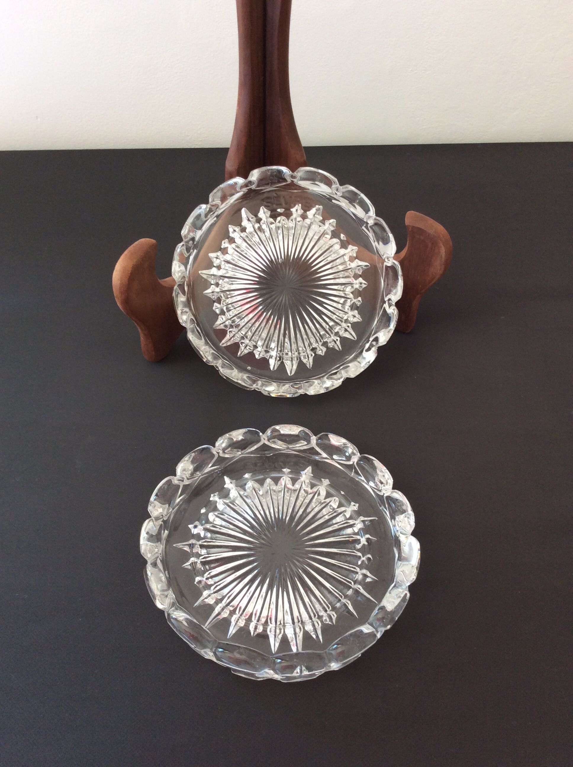 Set of 2 bottle unders - inscription SEVRES