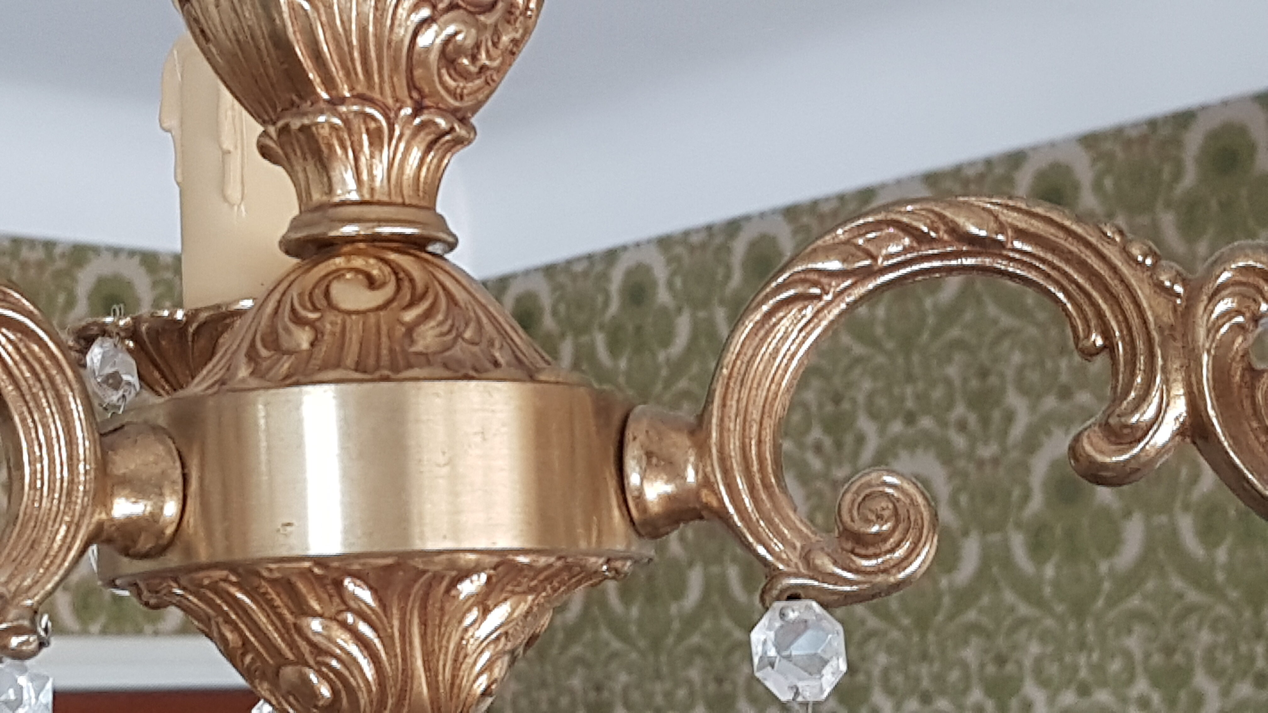 Brass chandelier 3 branches with grapevines, Louis XV style