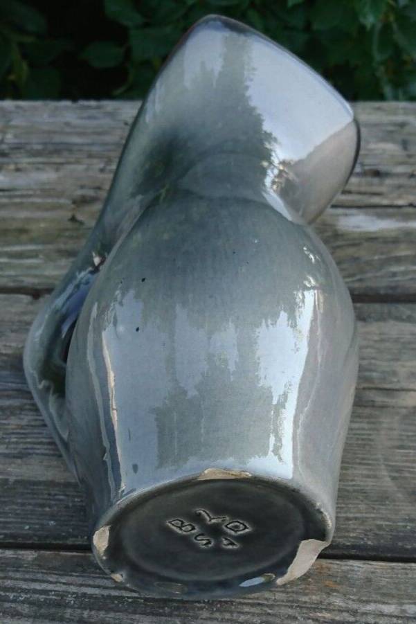 Pichet vase in earthenware of Blois Glazed Color Gray and Bordeaux