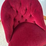 Burgundy velvet armchair – tufted – timeless charm