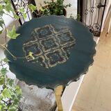 Pedestal table