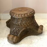 Old column capital