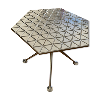 Table d'appoint "Hexagonal" par Alexander Girard