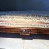 Antique Louis XVI style daybed in carved wood and patterned fabric