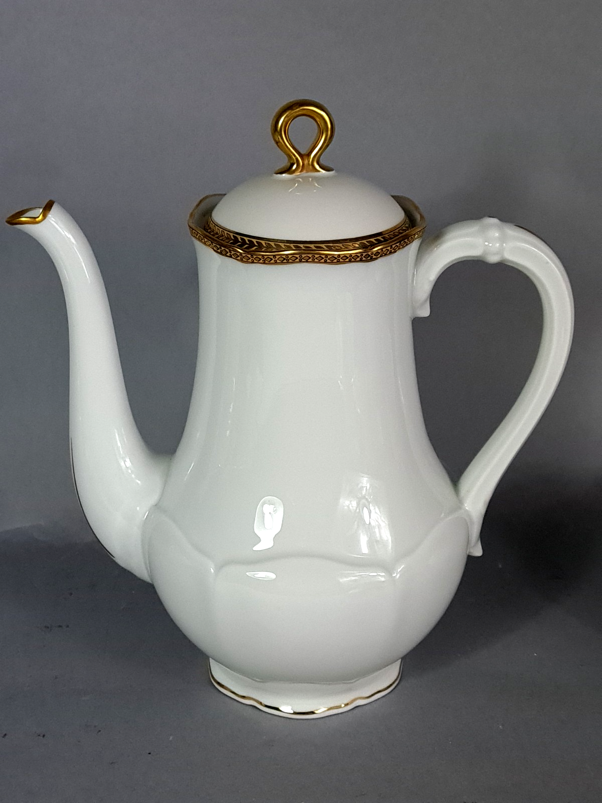 Complete coffee service for 6 people, Giraud Limoges lotus-shaped porcelain C749