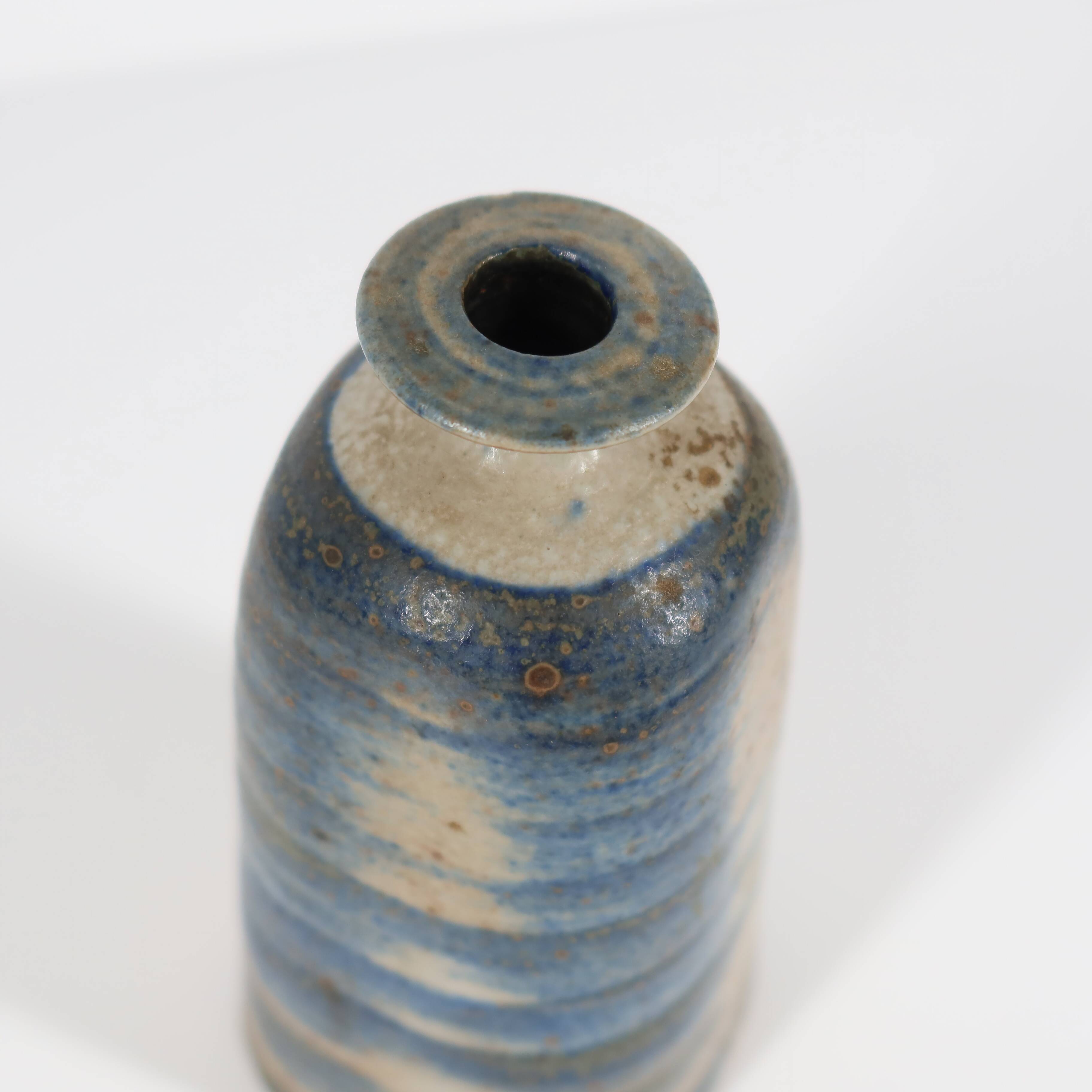 Handcrafted stoneware vase – Unique piece