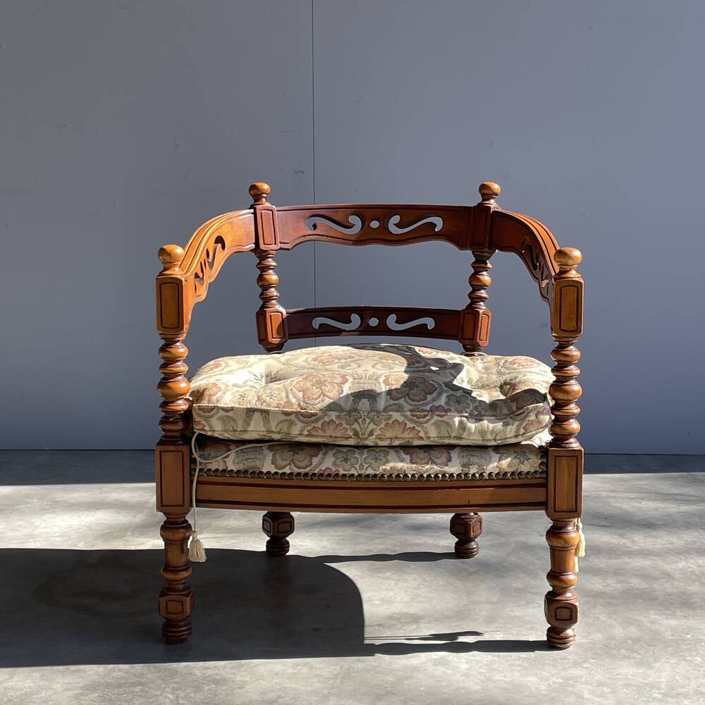 Giorgetti / classic armchair in art deco style / italy 1975s