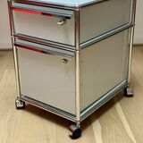 USM box unit on casters