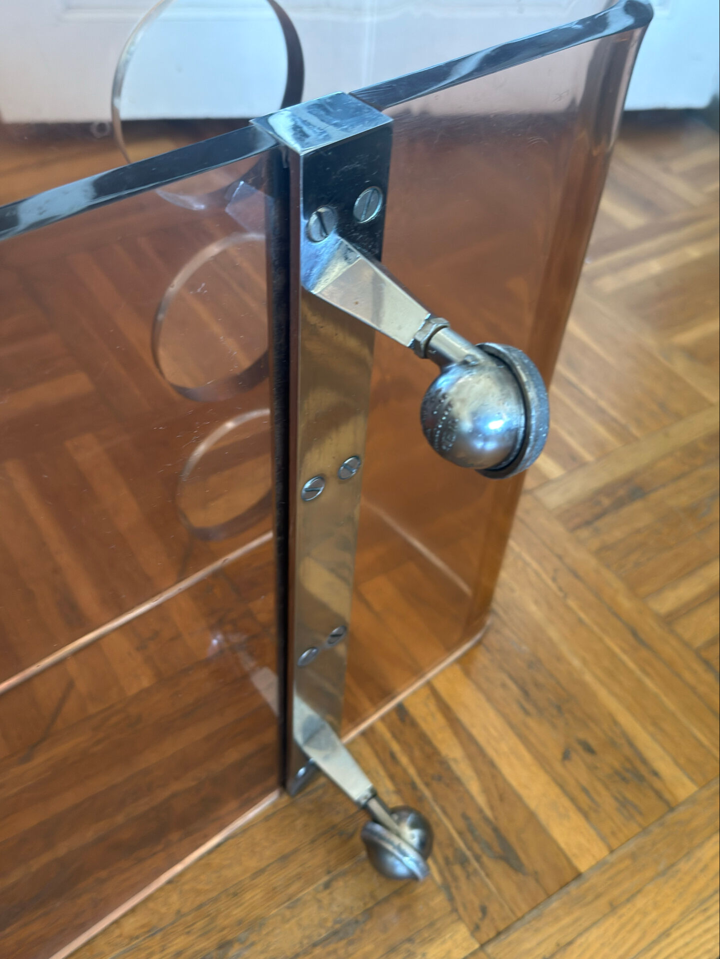 Coffee table / bar in Plexiglas by Michel Dumas