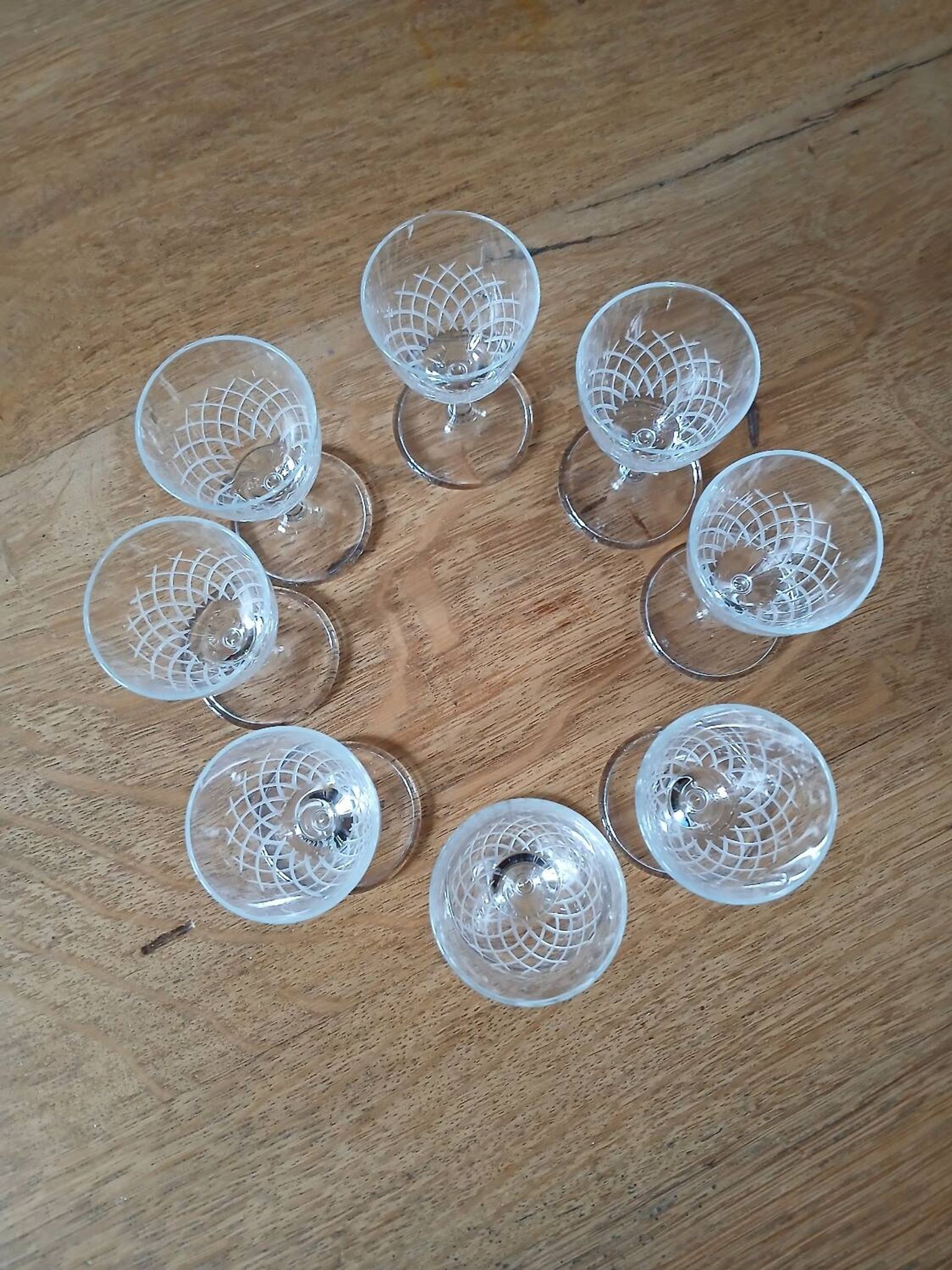 8 petits verres à liqueur vintages