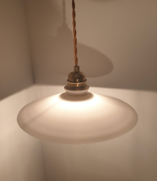 Smooth opaline hanging