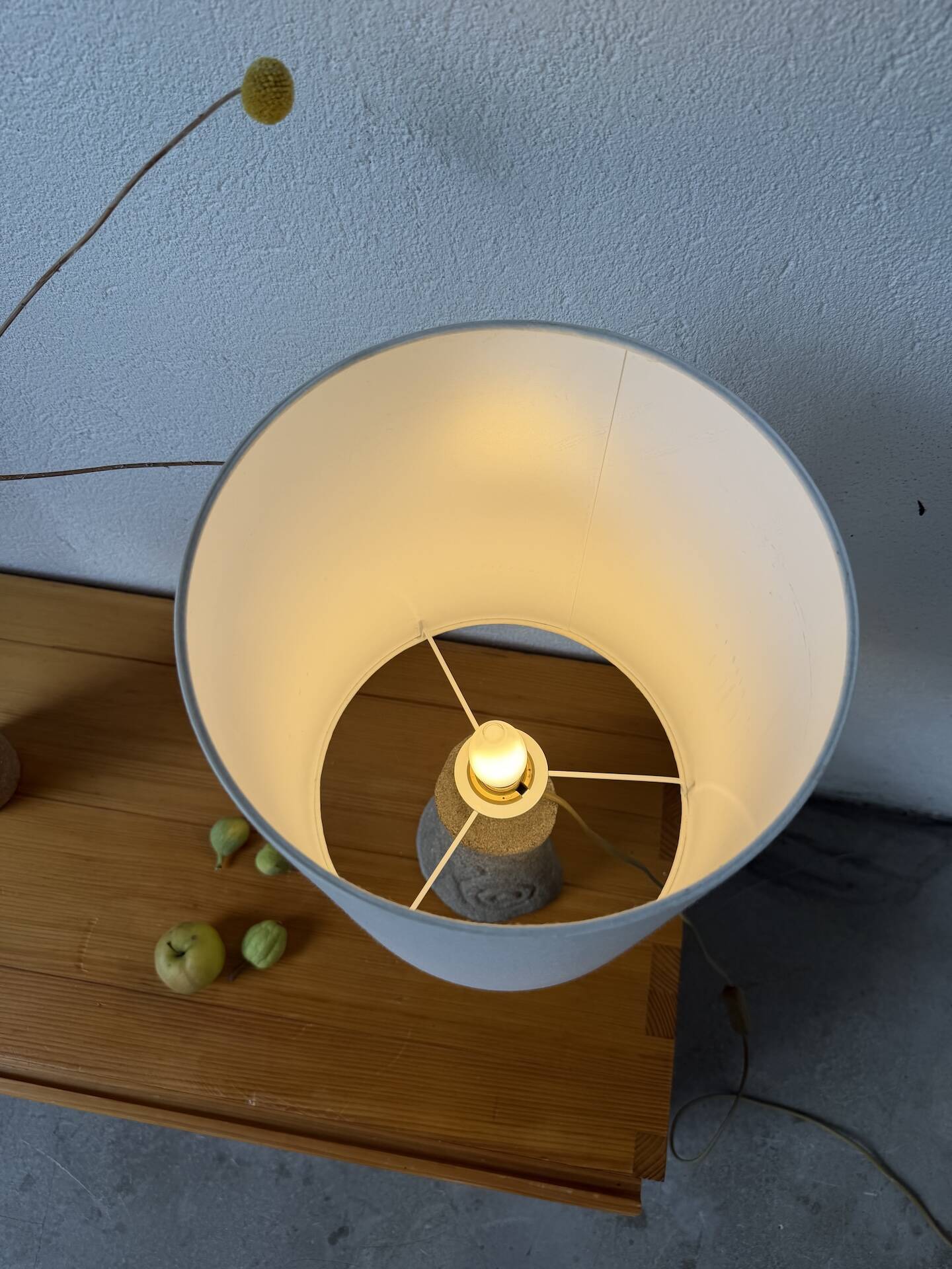 Lampe de bureau ou de table granit pierre sculptée 1970