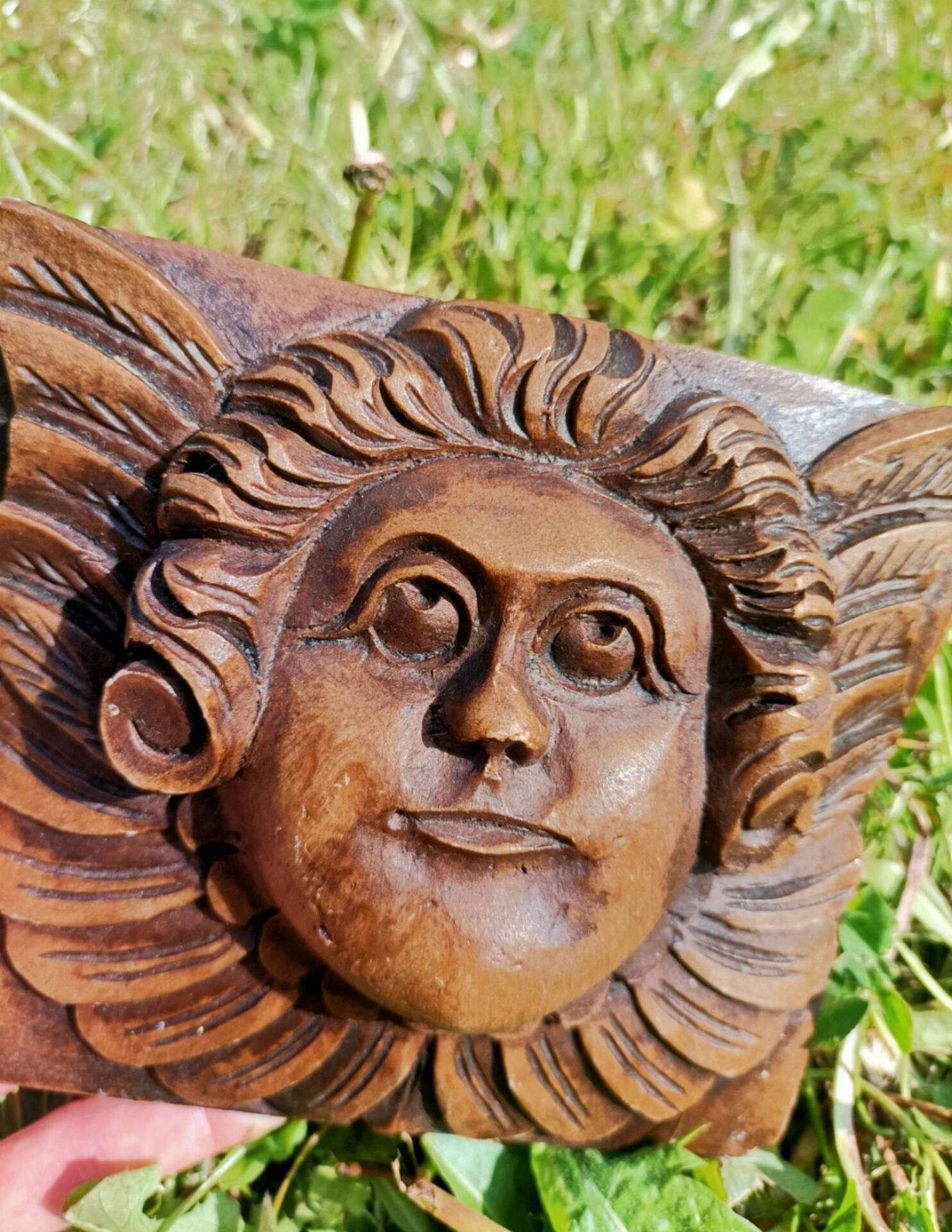 Bas relief bois sculpté