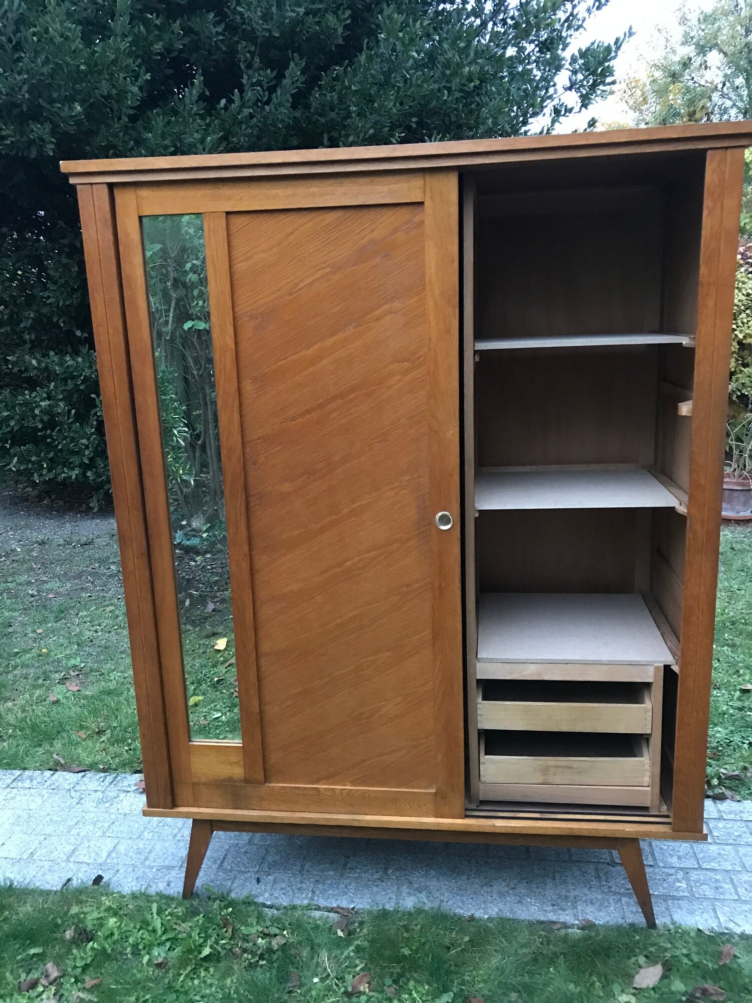 Feet compass vintage 1950 wardrobe sliding doors