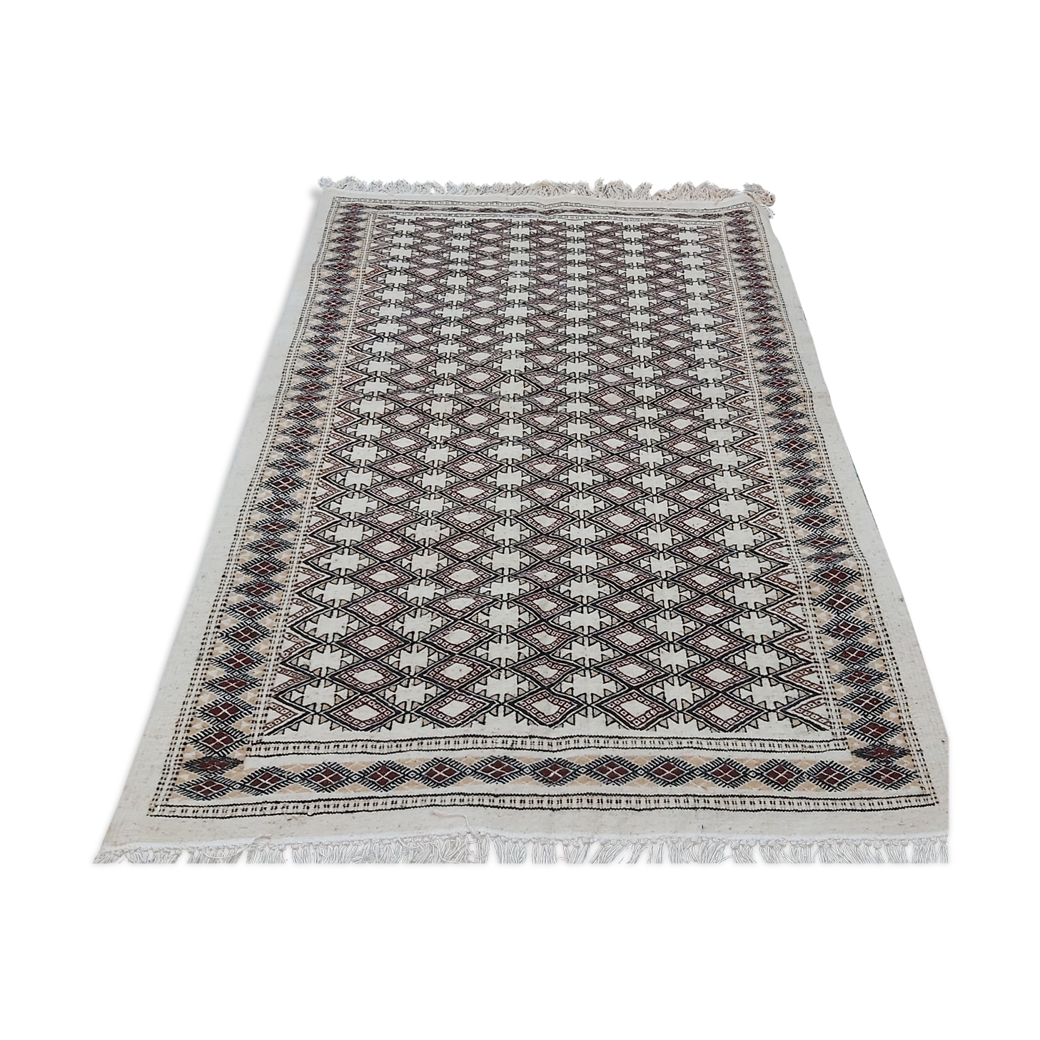 Traditional beige white and Berber brown carpet 206x133cm