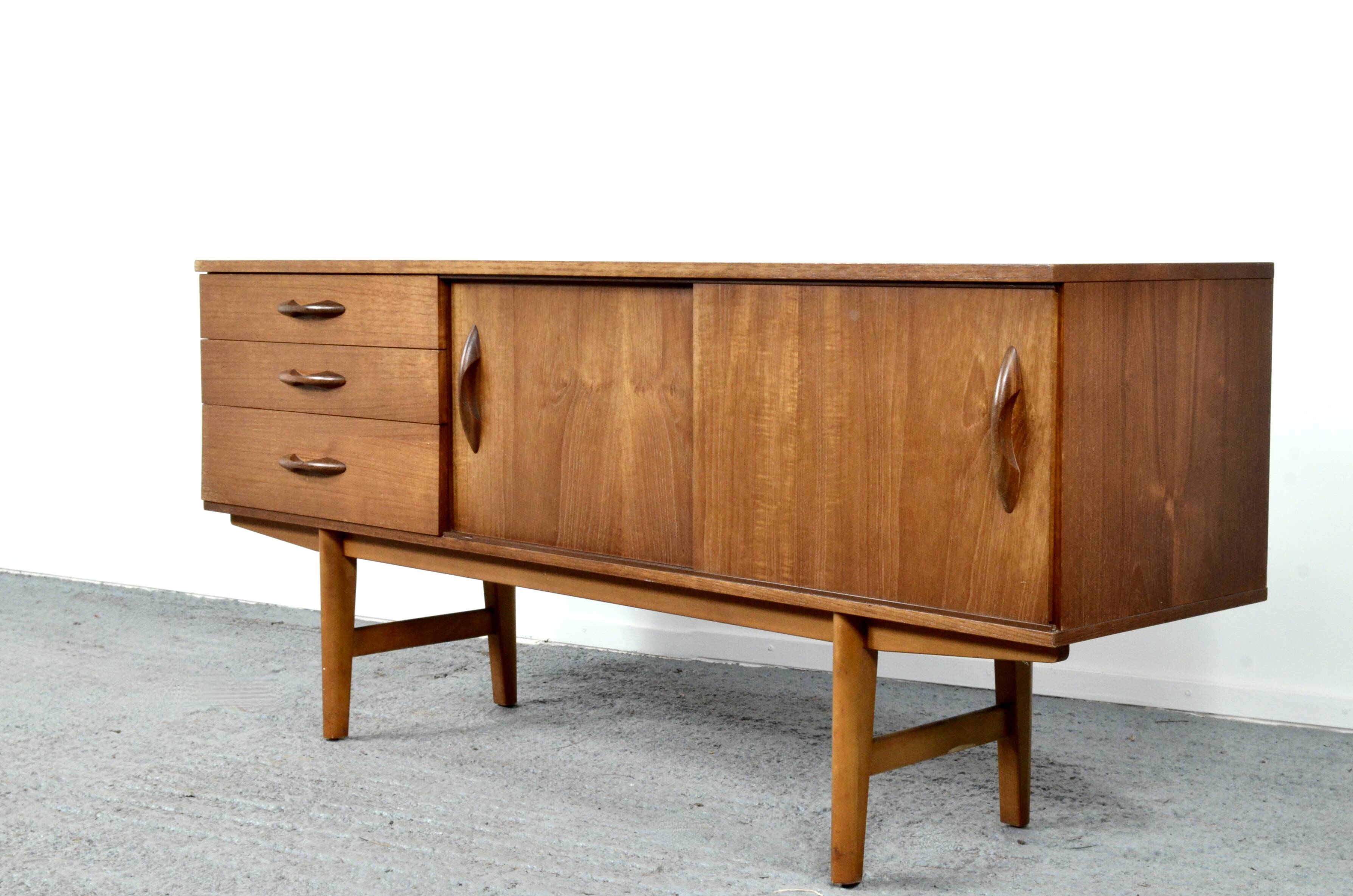 Buffet/commode vintage « Avalon » en teck, style milieu du siècle. Livraison. Mod.