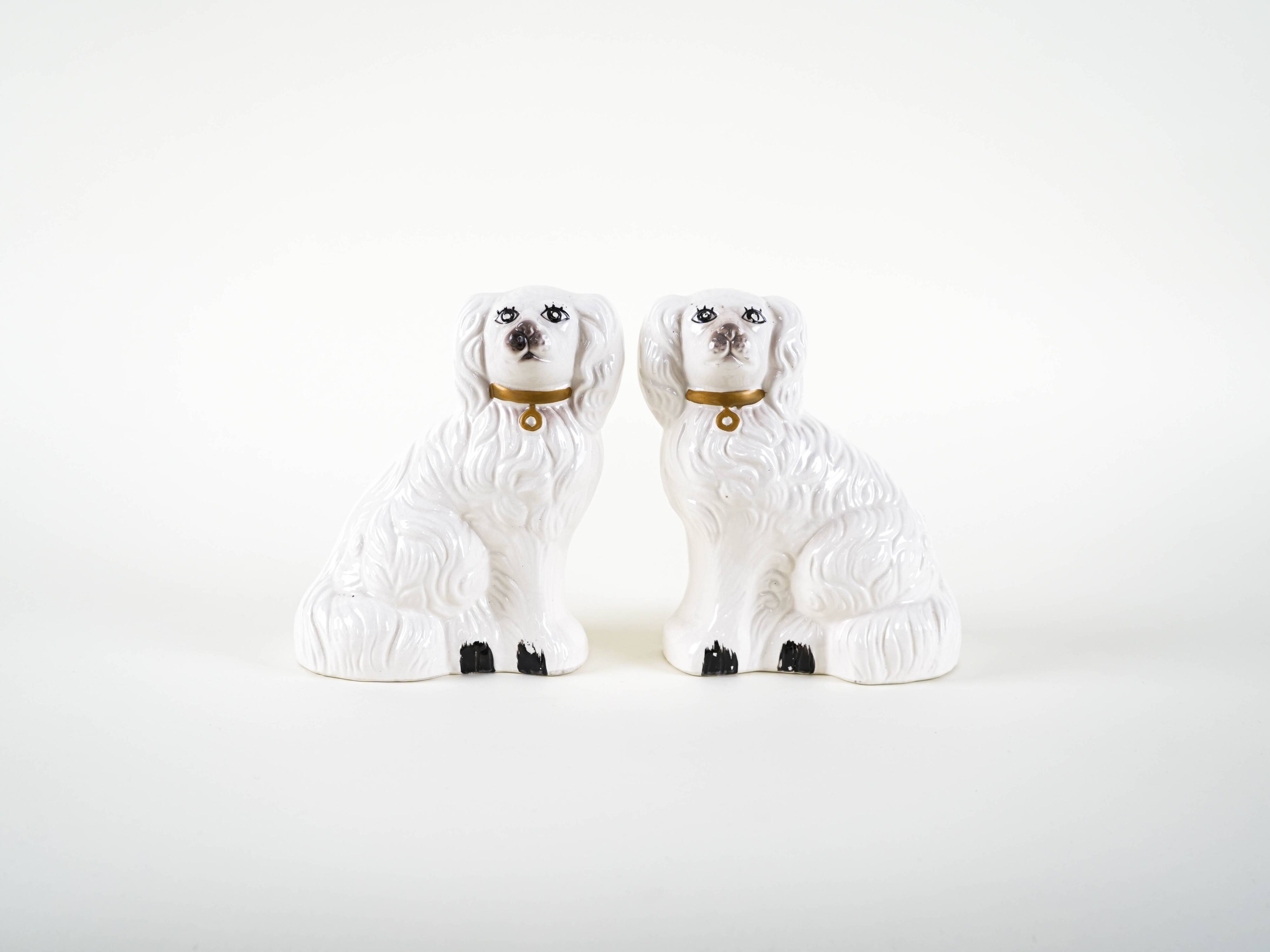 Figurines de chien en céramique, style anglais, années 1970, fabriquées en Angleterre.