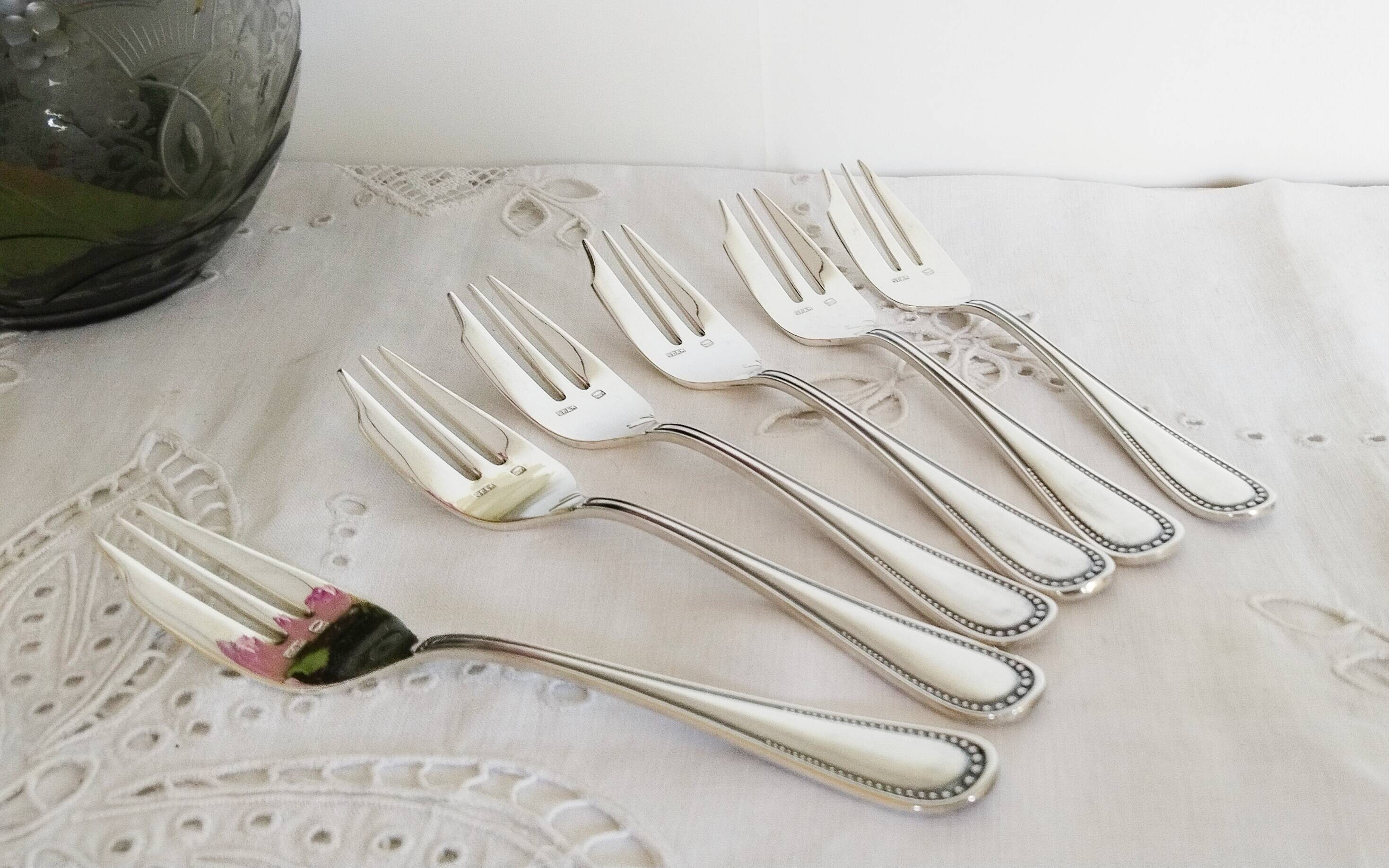 Oyster or dessert forks, silver sfam