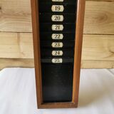 Ancien casier pour fiche de pointage usine