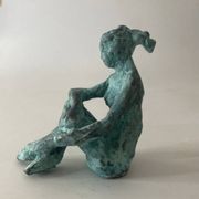 Femme assise - bronze original d’art