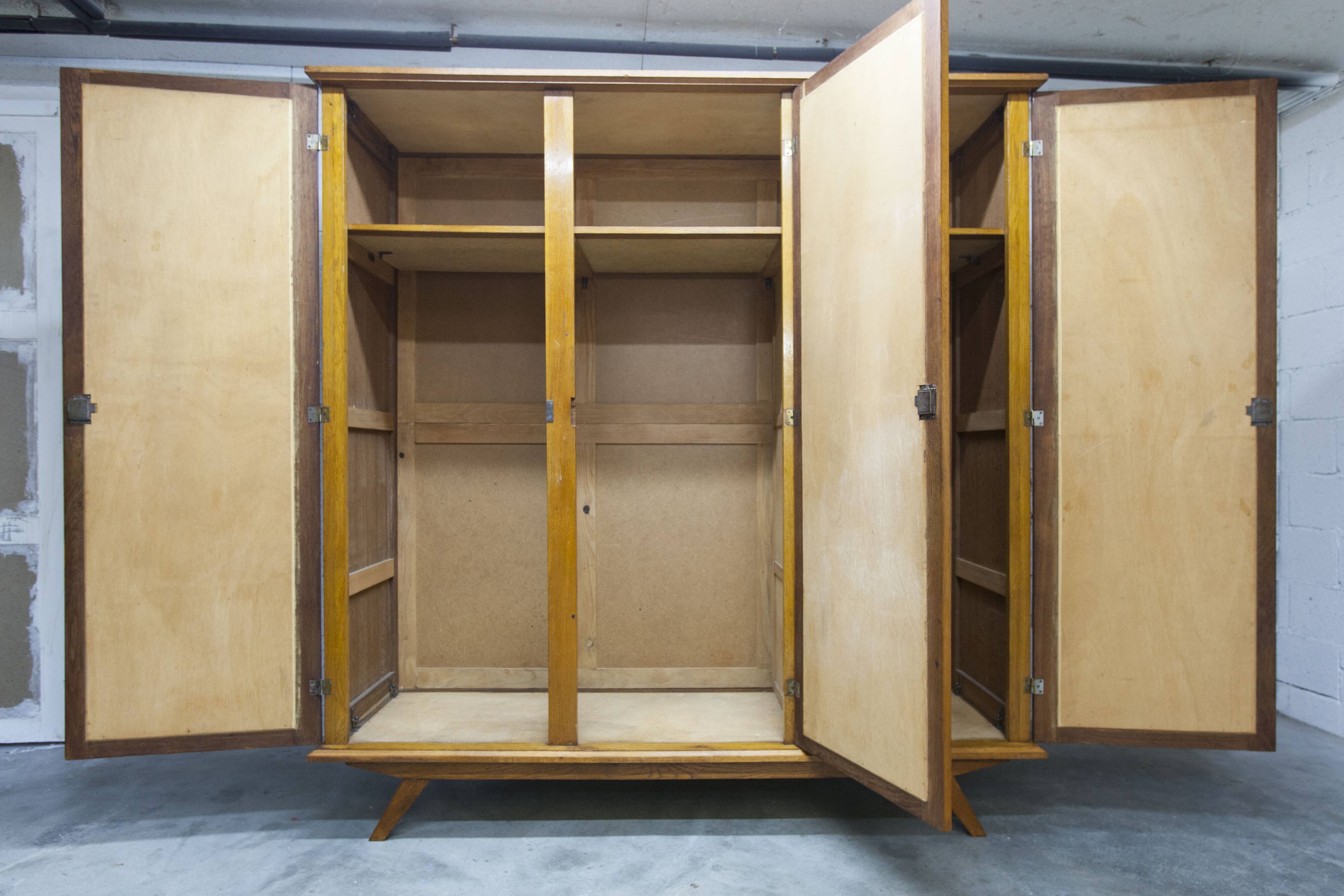 French wardrobe with tapered legs, 3 doors, 120cm hanging rail, new.