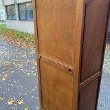 Armoire vintage en bois massif d'aulne