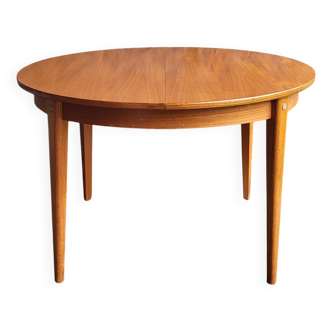 Scandinavian round extendable table in teak 1960's