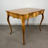 Table Louis XV noyer blond, début 19ème