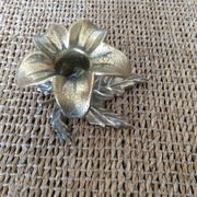 Bougeoir fleur en bronze doré