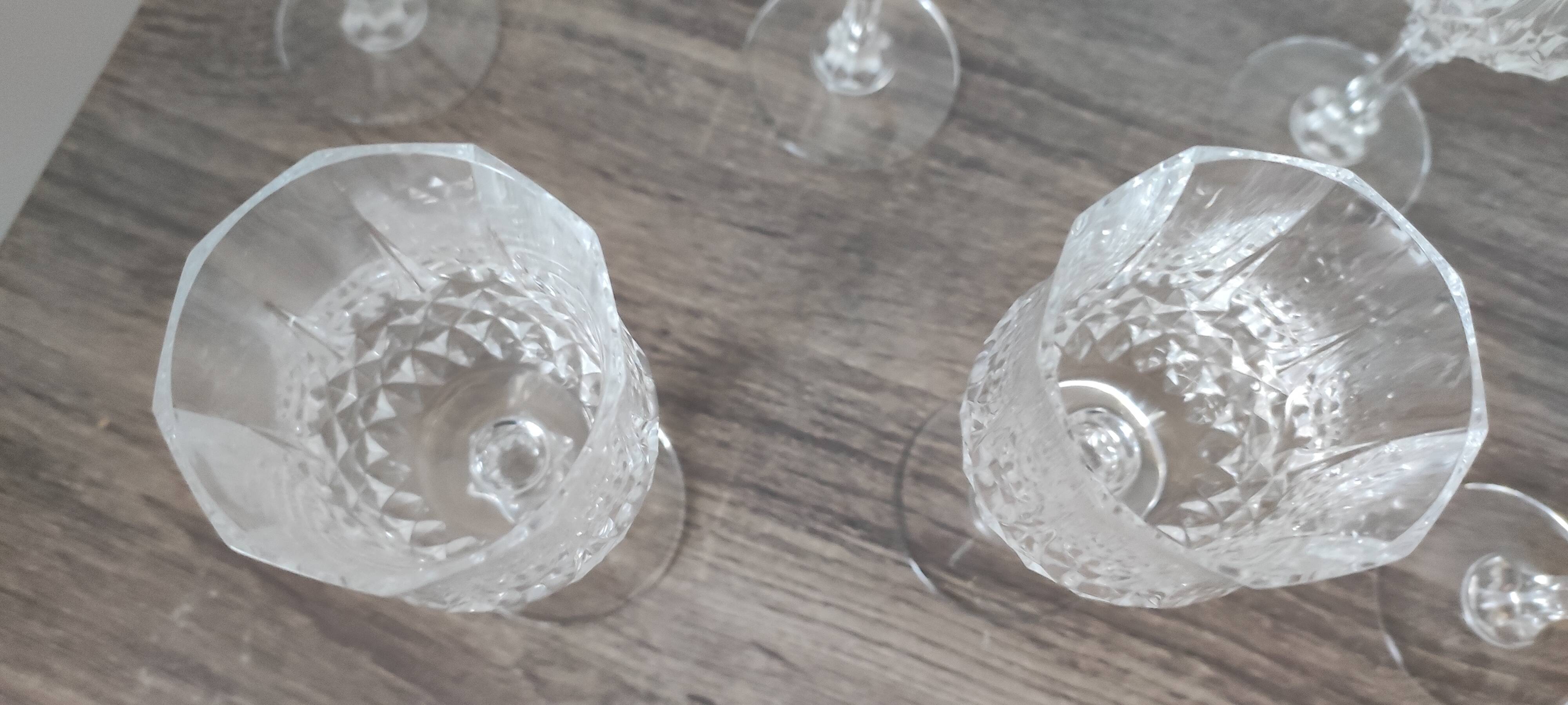 6 crystal wine glasses on a stem from Arques, Longchamps model. Capacity 12.