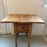Dressing table with flaps, sandblasted.
