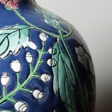 Large baluster vase in Chinese porcelain with vintage floral decoration from the 1970s-80s.