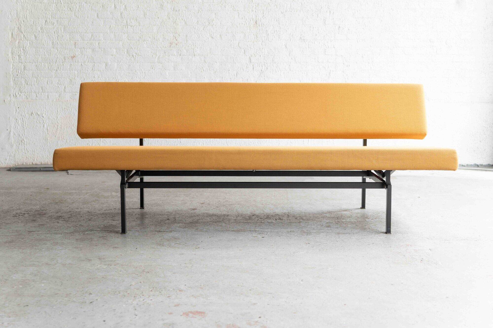 3-seater sofa / daybed by Gijs Van der Sluis