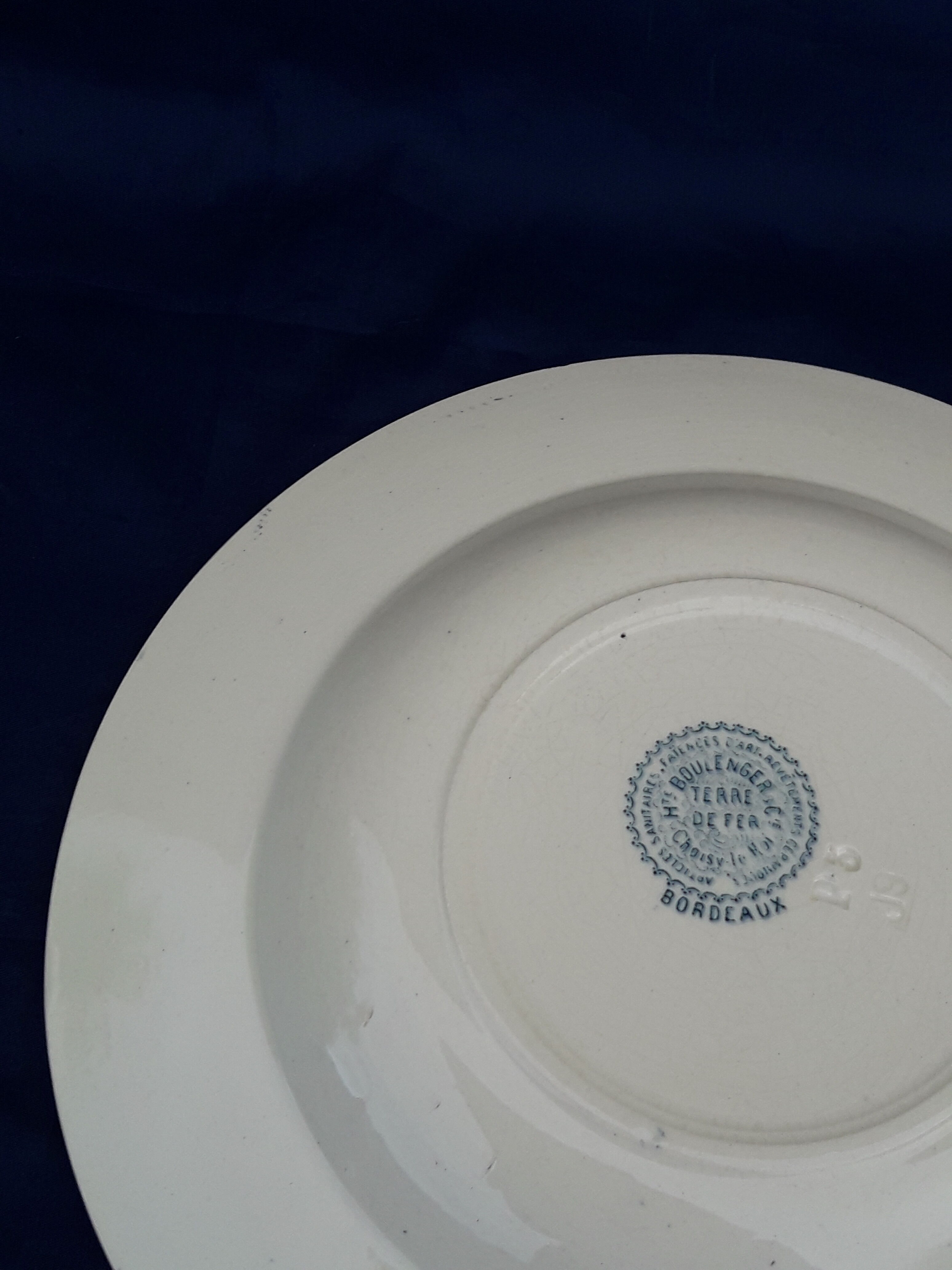 Assiette creuse Terre de fer Boulenger modèle Bordeaux diam 23 cm