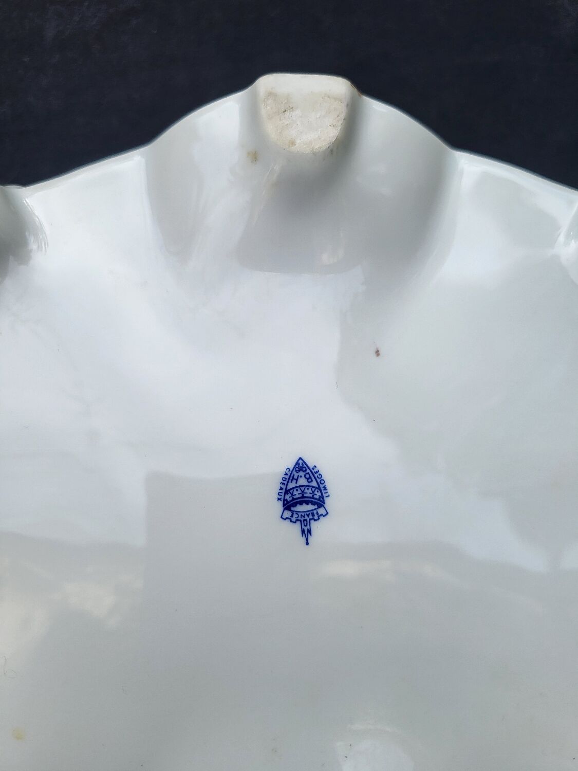 Planter, porcelain centerpiece