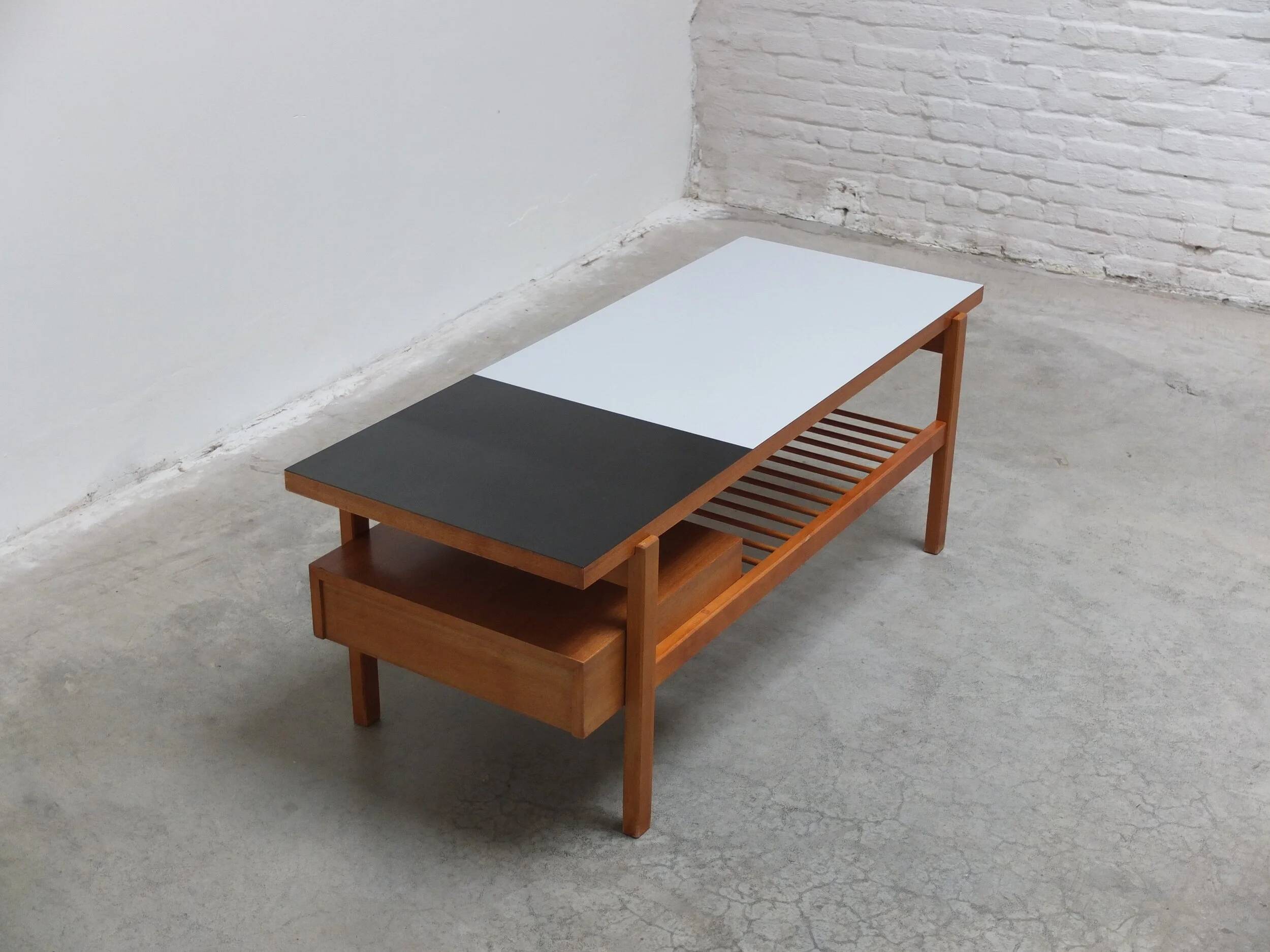 Table basse double face rare par Jos De Mey pour Van Den Berghe-Pauvers, années 1960.