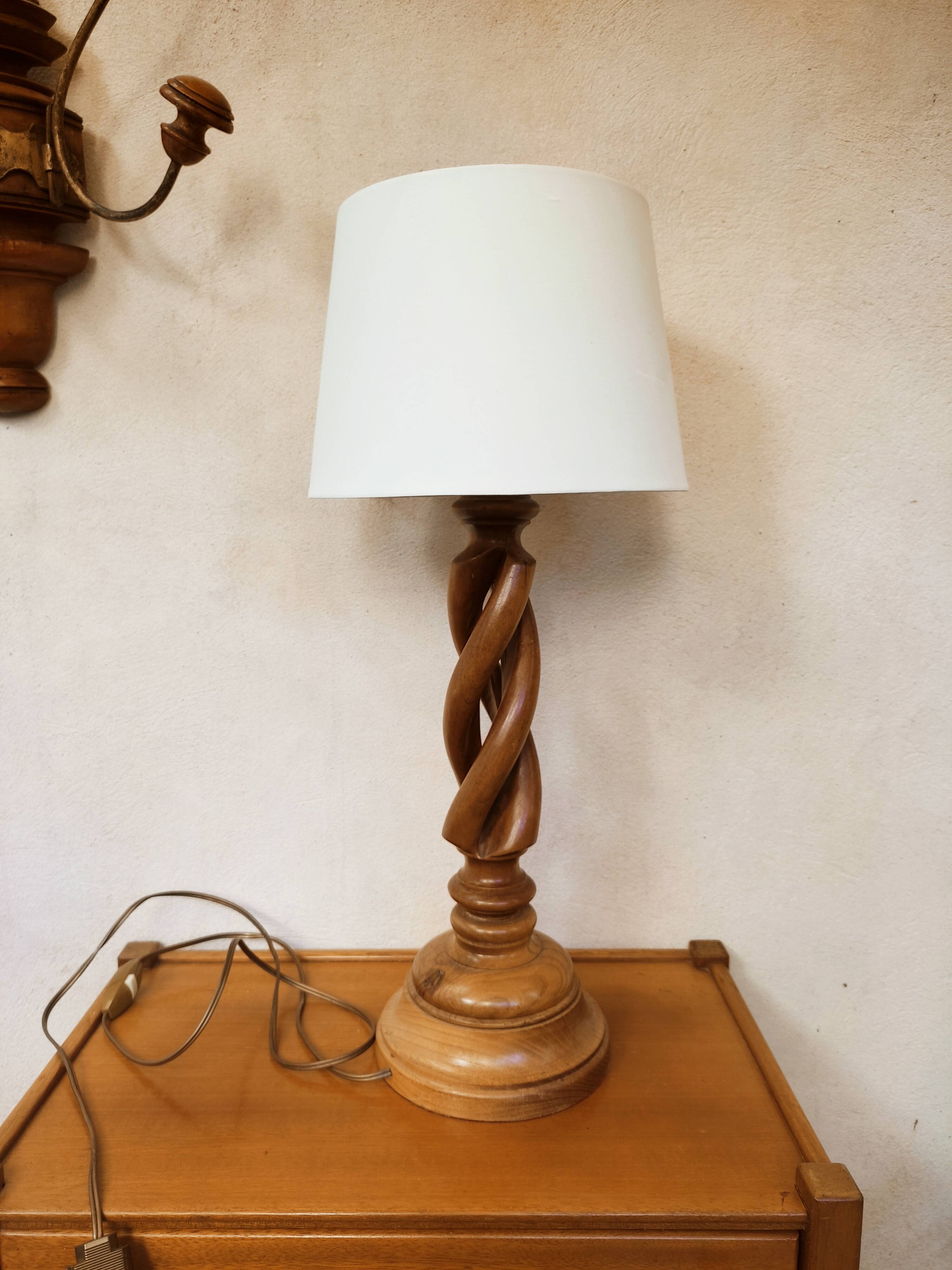 Twisted wooden lamp