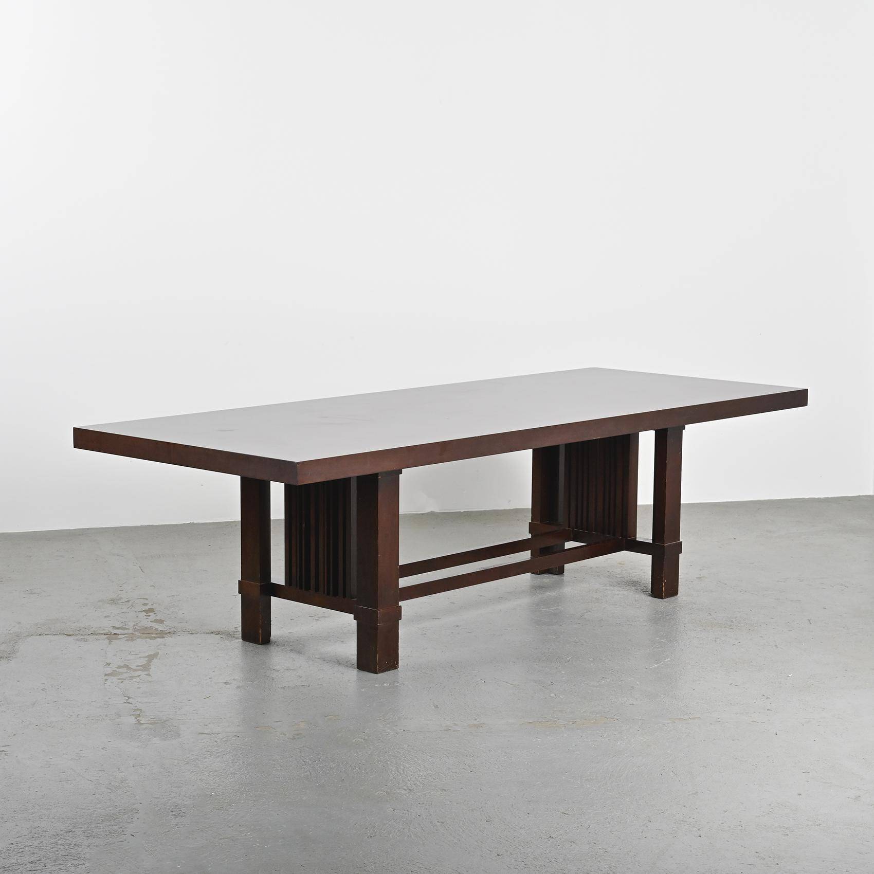 Table Taliesin 2 en cerisier, Frank Lloyd Wright, Cassina 1989