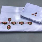 Service de table en coton écru brodé de feuilles de houx kaki et rouge