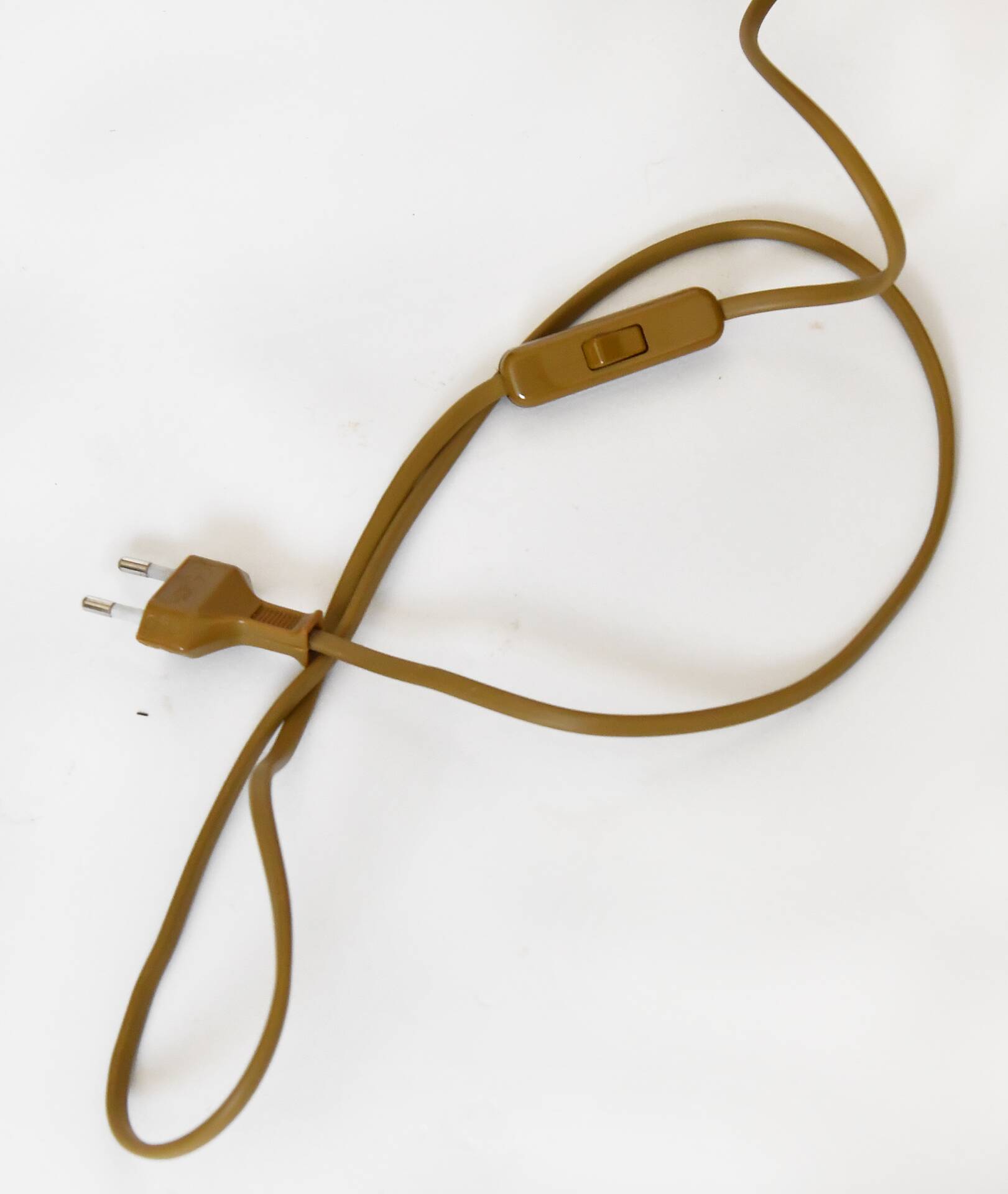 Pair of gold metal table lamps