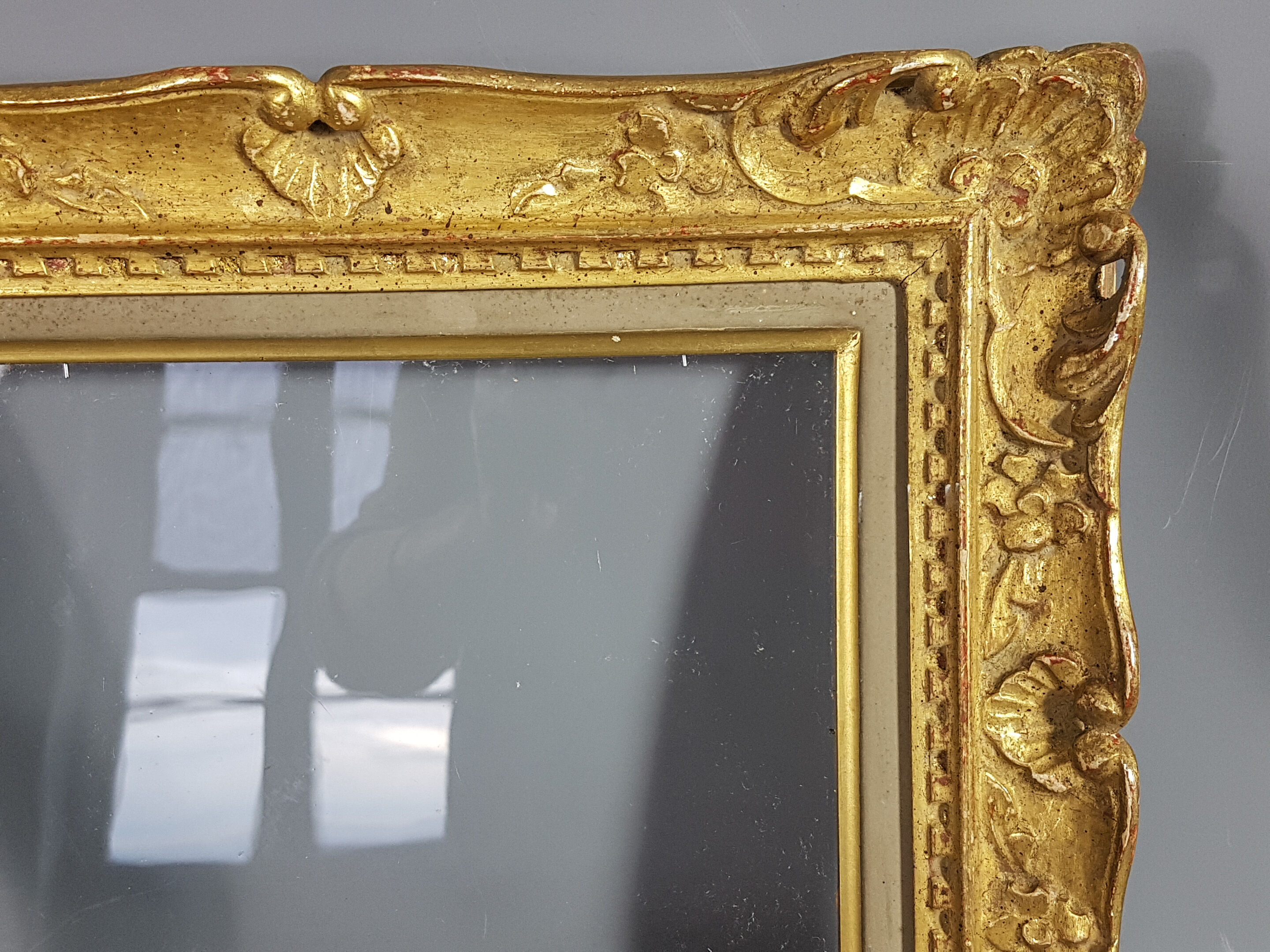 Old frame carved gilded wood 38x32 cm, leafing 26.3x20.3 cm
